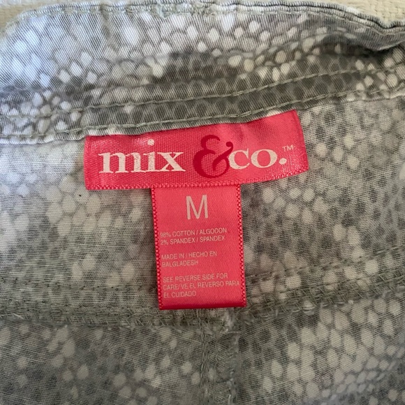 gray snake skin print shorts size M - Picture 2 of 5